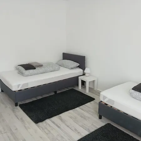 Apartment Ferien Und Monteurwohnung In *
