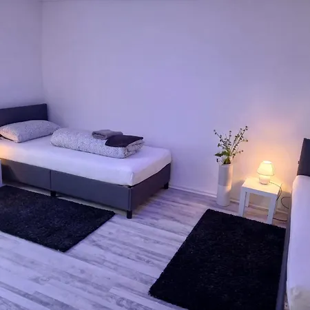 Apartment Ferien Und Monteurwohnung In